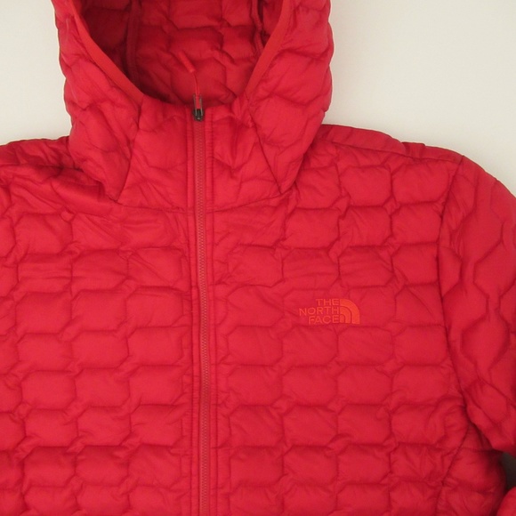 NWT The North Face Red Hooded Thermoball Jacket - Picture 3 of 8